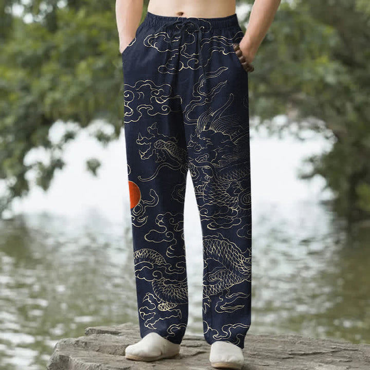 Buddha Stones Spodnie męskie zwężane z bawełny z kieszeniami i wzorem „Latający smok goniący słońce” - Marynarka wojenna - US/UK/AU50, EU60 (5XL) - image 6