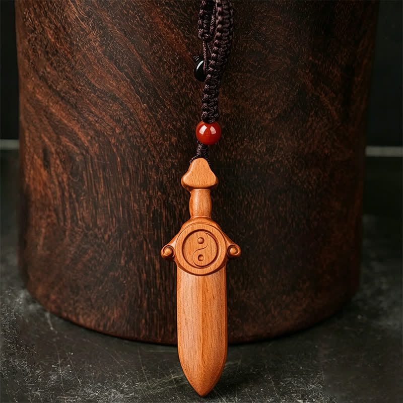Buddha Stones Breloczki do kluczy z grawerowanym mieczem z drewna jujube Yin Yang - image 1