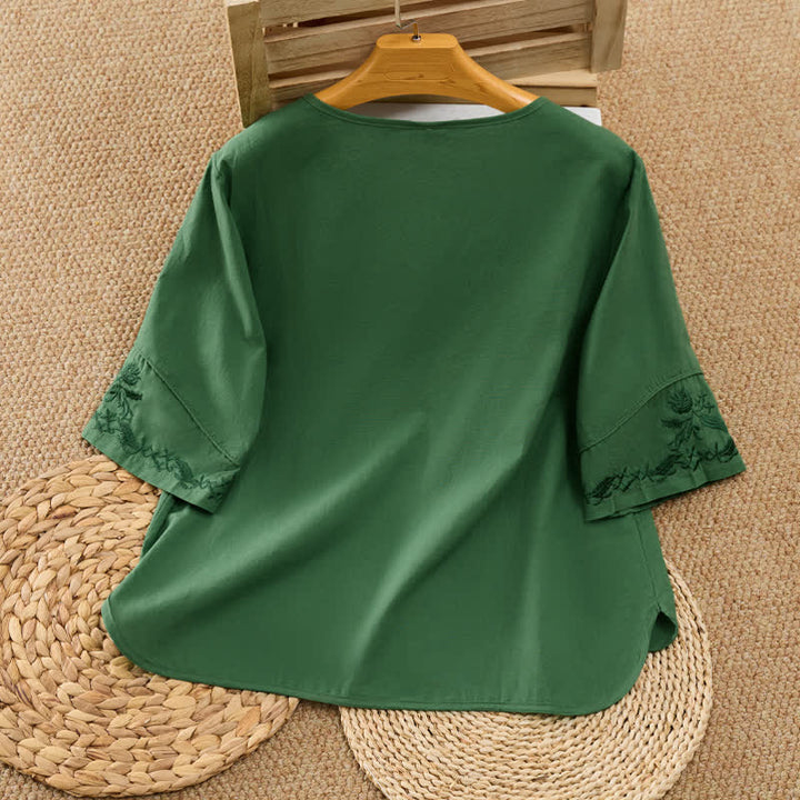 Buddha Stones Letnie koszule damskie w stylu vintage z haftowanym dekoltem w serek i kwiatowym wzorem, zapinane na guziki i z rękawami do łokcia - image 1
