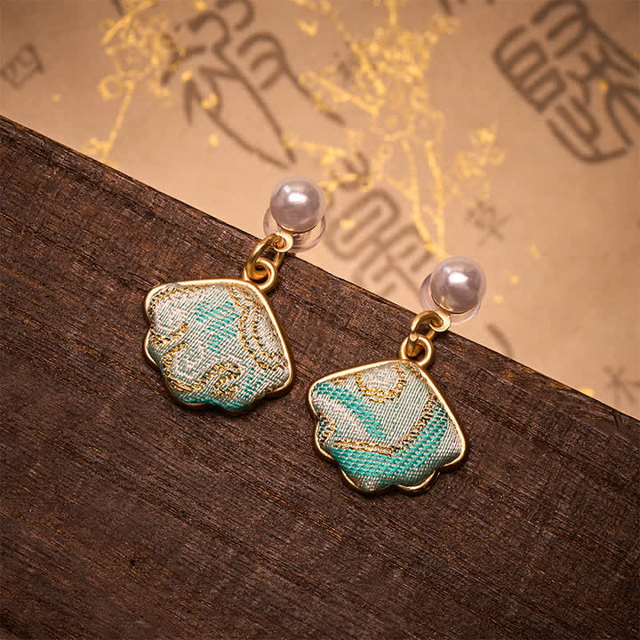 Buddha Stones Kolczyki chińskie Pearl Song Brocade w kształcie liścia - Liść (ten sam odcień koloru – wzór może się różnić) - image 0