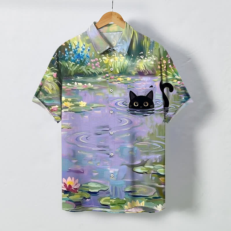 Buddha Stones Koszula męska z krótkim rękawem, oddychająca, z guzikami i wzorem „Water Lily Black Cat” - Lawenda - US/UK/AU48， EU58 (4XL) - image 0