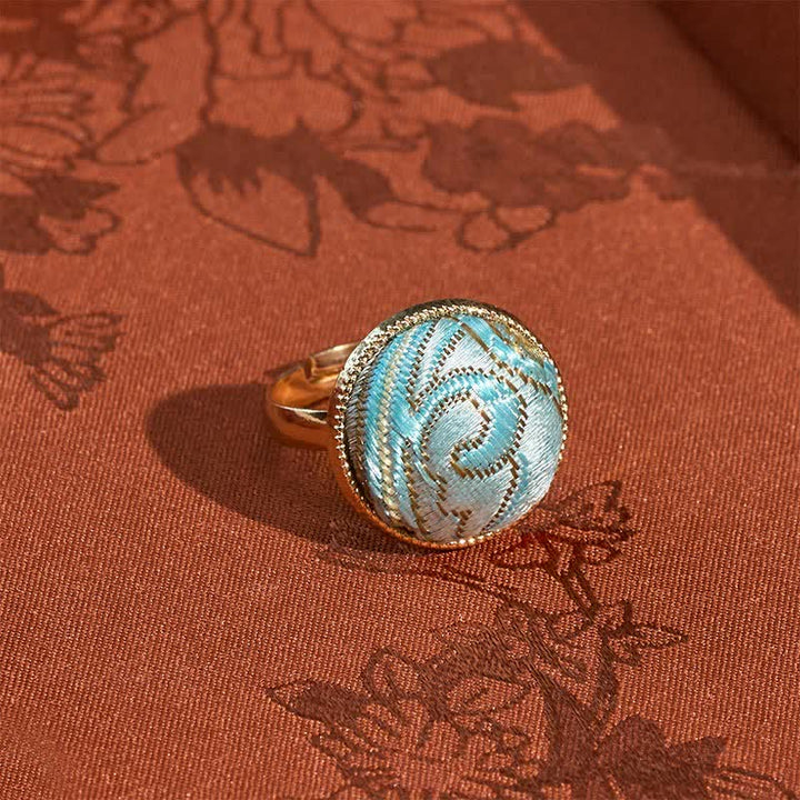 Buddha Stones Elegancki okrągły haftowany pierścień Song Brocade - Jasnoniebieski (ten sam odcień koloru – wzór może się różnić) - image 6