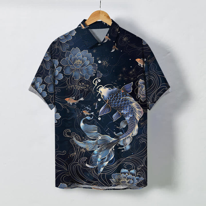 Buddha Stones Niebieska męska koszula z krótkim rękawem i oddychającym wzorem Koi Lotus - Marynarka wojenna - US/UK/AU48， EU58 (4XL) - image 0