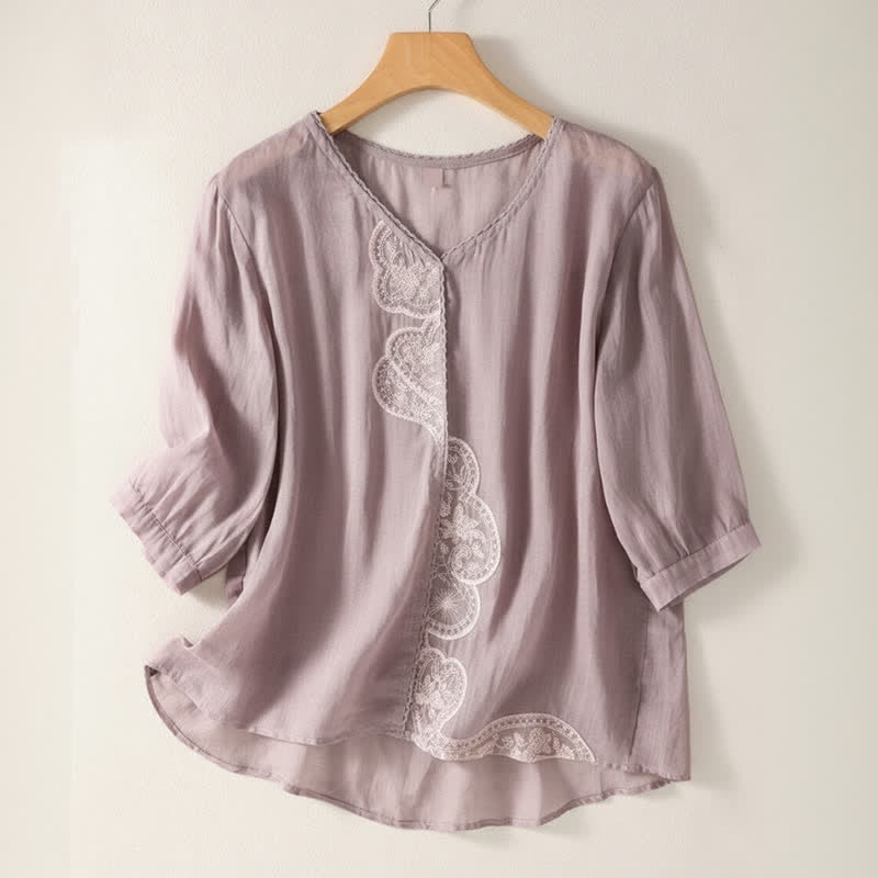 Damska koszulka z krótkim rękawem i dekoltem w serek z haftowanym wzorem "Buddha Stones" - Śliwka - US14, UK/AU18, EU46 (2XL) - image 0