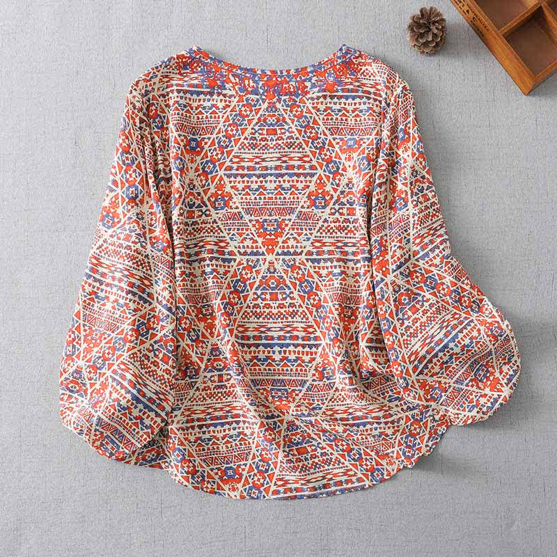 Buddha Stones Letnia koszulka damska z długim rękawem w stylu boho vintage w kolorze czerwonym z geometrycznym dekoltem w serek - image 1