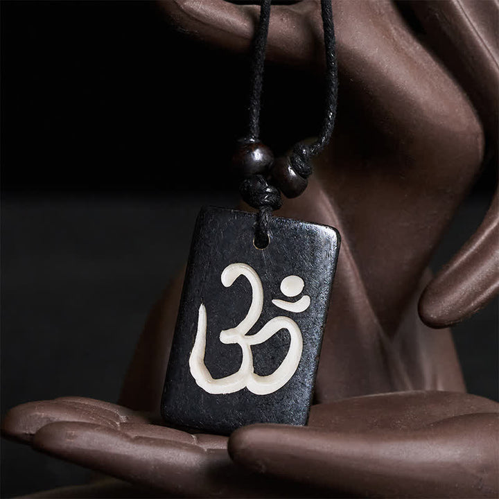 Buddha Stones Naszyjnik z wisiorkiem OM Mindfulness wykonanym ręcznie z koralików kostnych w stylu tybetańskim - image 2
