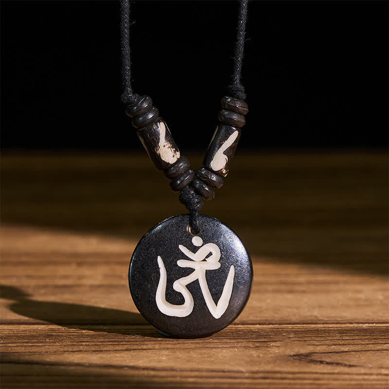 Buddha Stones Naszyjnik z okrągłym wisiorkiem OM z koralików kostnych w stylu tybetańskim - image 1