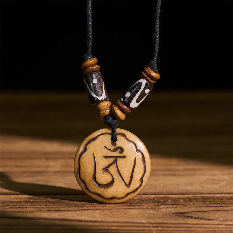Buddha Stones Naszyjnik z koralików OM, ręcznie rzeźbiony, tybetański wisiorek i wyraz współczucia - OM (Uważność ♥ Połączenie) - image 0