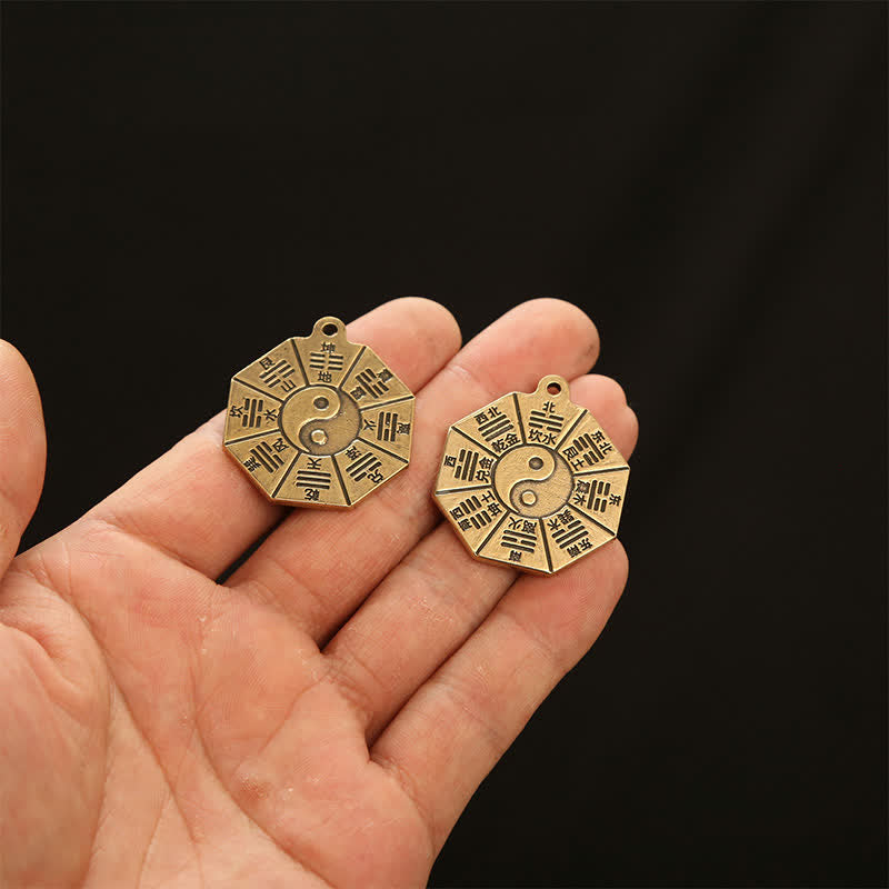 Buddha Stones Zabytkowy mosiężny wisiorek Bagua Pi Xiu z pięcioma monetami cesarza, breloki ochronne Yin Yang - image 13