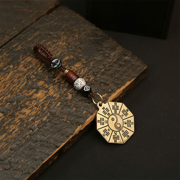 Buddha Stones Zabytkowy mosiężny wisiorek Bagua Pi Xiu z pięcioma monetami cesarza, breloki ochronne Yin Yang - Tabliczka Bagua - image 1