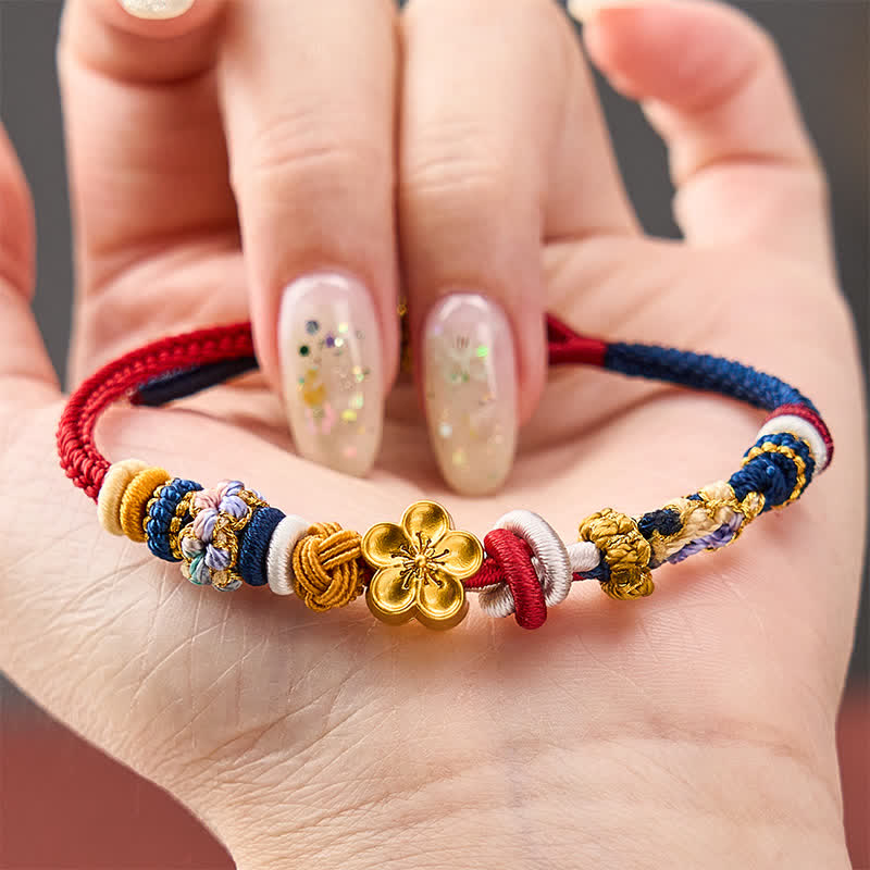 Buddha Stones Bransoletka z czerwonego sznurka w kolorze granatowym, tkana ręcznie z motywem brzoskwiniowego kwiatu - image 3