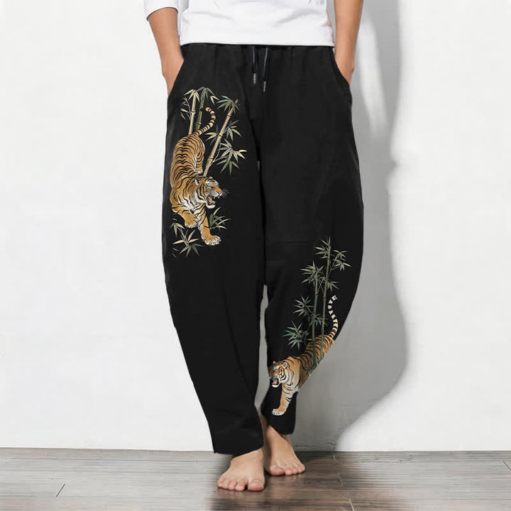 Buddha Stones Spodnie męskie zwężane, z czystej bawełny, z wzorem tygrysa i bambusa, ze ściągaczem i kieszeniami - Czarny - US/UK/AU50, EU60 (5XL) - image 0