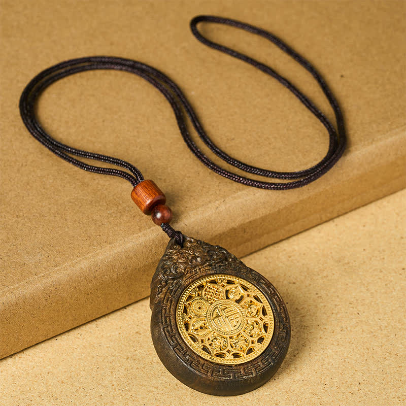 Buddha Stones Naszyjnik z wisiorkiem z błogosławieństwem i ręcznie rzeźbioną postacią Fu z drewna sappanwood - image 1