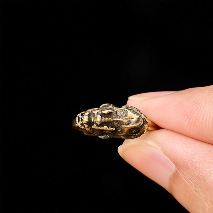 Buddha Stones Mosiężny pierścień z napisem "Wealth" i "Auspicioisness" - image 4