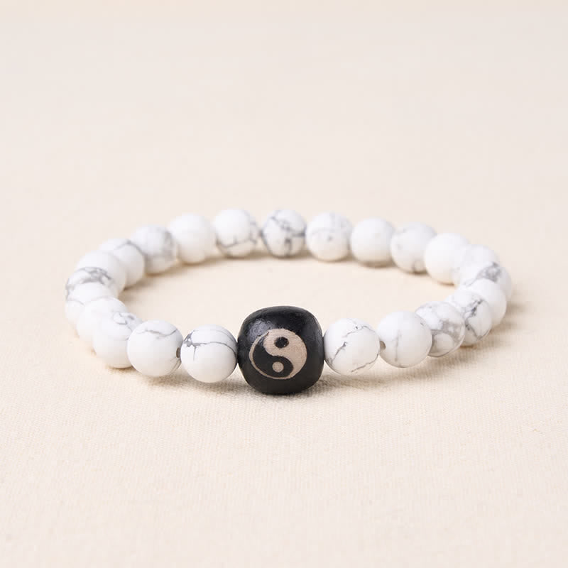 Buddha Stones Bransoletka z okrągłych koralików w kolorze czarnego onyksu i białego turkusu w równowadze yin yang - Biały turkus - 5,9–6,3 cala (15–16 cm) - image 1