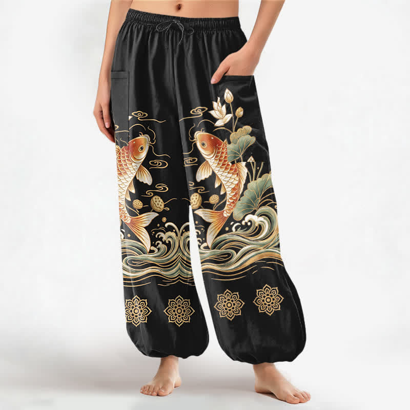 Buddha Stones Spodnie damskie haremowe z elastycznej talii z motywem złotych koi i lotosu z bocznymi kieszeniami - Czarny - US16, UK/AU20, EU48 (3XL) - image 0