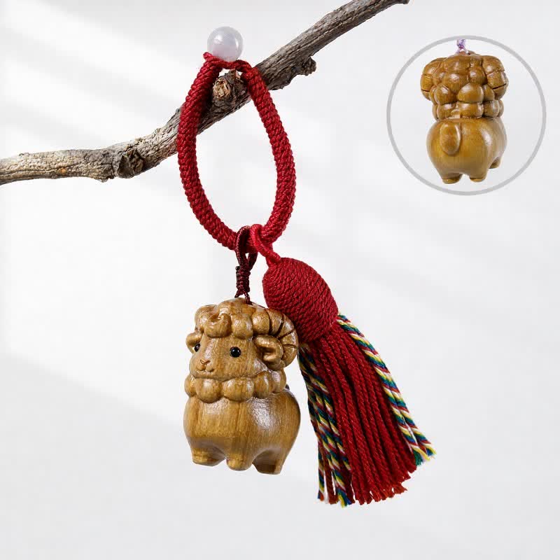 Buddha Stones Ręcznie rzeźbione breloki z zielonym drzewem sandałowym i tęczowym eukaliptusem, z kozim frędzlem i szczęściem - Zielone drzewo sandałowe - Czerwony - image 0