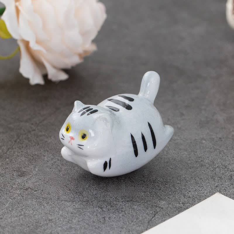 Buddha Stones Szkliwiony ceramiczny stojak na pałeczki Lucky Cat - Szary (ok. 5,3 cm × 3,0 cm × 3,3 cm) - image 1