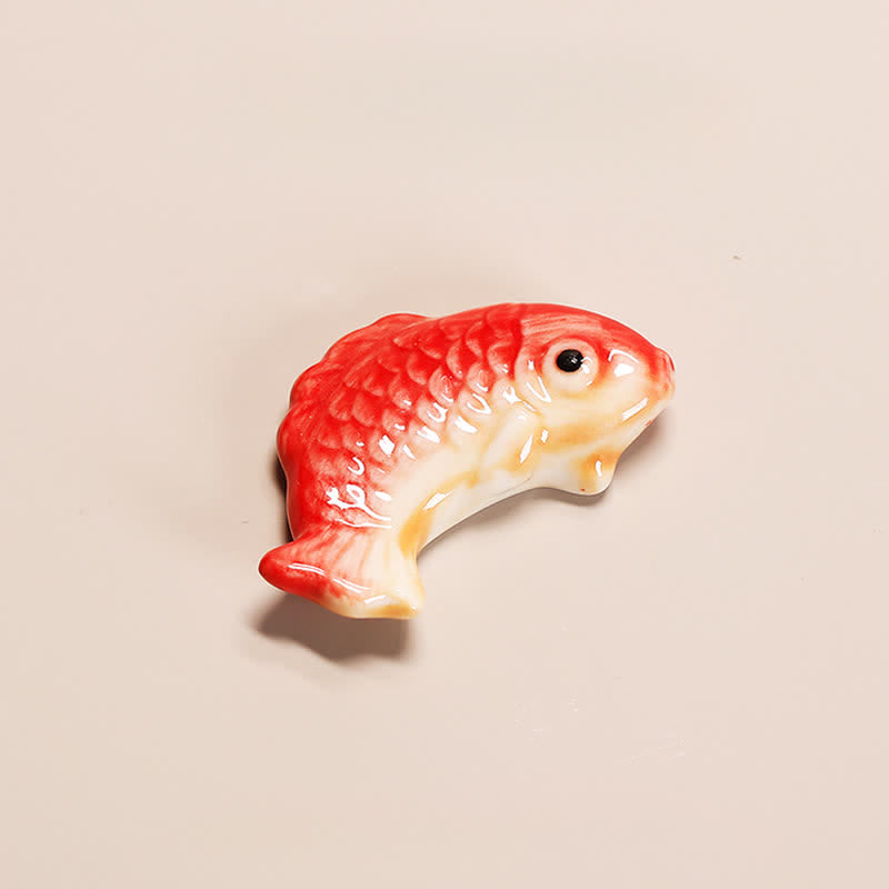 Buddha Stones Ręcznie malowany ceramiczny stojak na pałeczki w kształcie miniaturowej ryby Koi - Gradient czerwony ok. 5,0 × 3,5 × 1,0 cm - Ceramiczny - image 1
