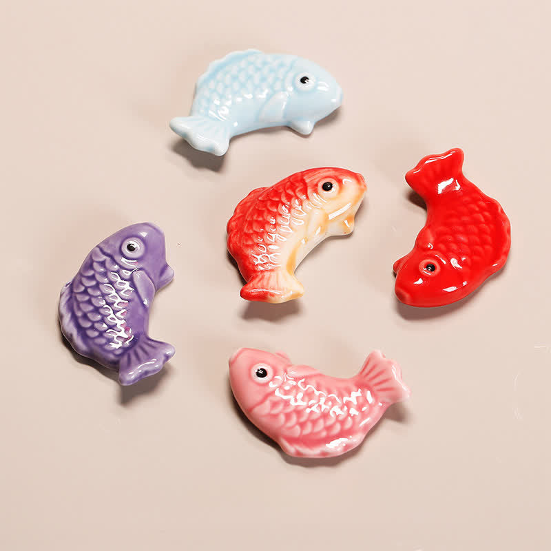 Buddha Stones Ręcznie malowany ceramiczny stojak na pałeczki w kształcie miniaturowej ryby Koi - image 0
