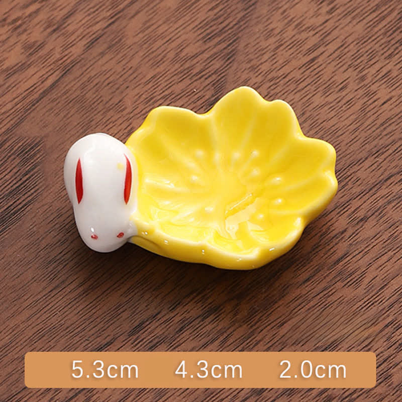 Buddha Stones Mały ceramiczny uchwyt na pałeczki w stylu królika Sakura - Żółty królik Sakura ok. 5,3 × 4,3 × 2,0 cm - Ceramiczny - image 3