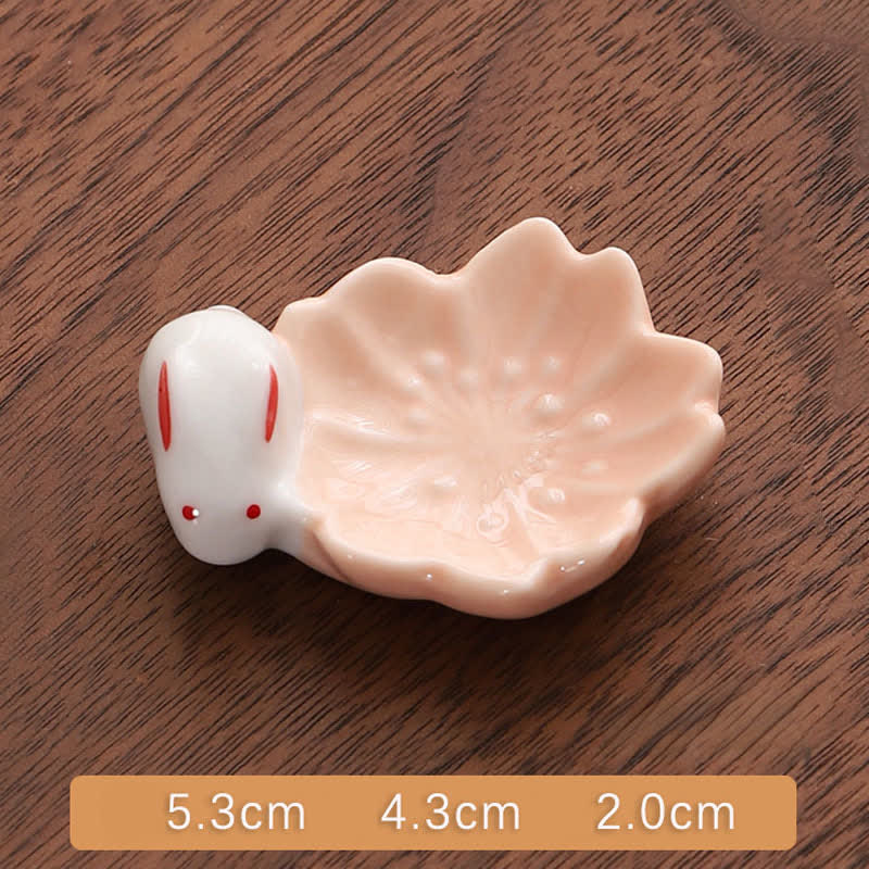 Buddha Stones Mały ceramiczny uchwyt na pałeczki w stylu królika Sakura - Pomarańczowy królik Sakura ok. 5,3 × 4,3 × 2,0 cm - Ceramiczny - image 1