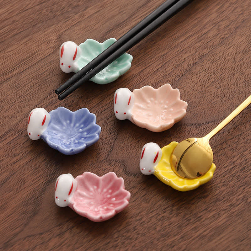 Buddha Stones Mały ceramiczny uchwyt na pałeczki w stylu królika Sakura - image 8