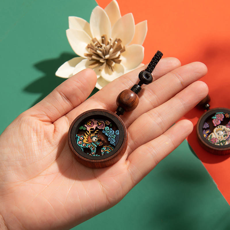 Buddha Stones Rok Smoka Malowane Ręcznie Chińskie Zodiak Palisander Rzeźbiony Spokojny Brelok