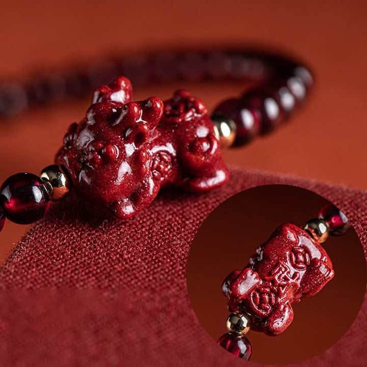 Bransoletka z sznurka z Buddha Stones Granat Cynober PiXiu Błogosławieństwo Spokój