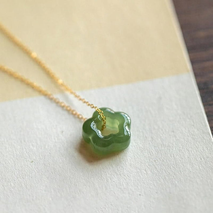 Buddha Stones Delikatny Hetian Jade Cyan Jade Szczęście Kwiatowy Naszyjnik Wisiorek
