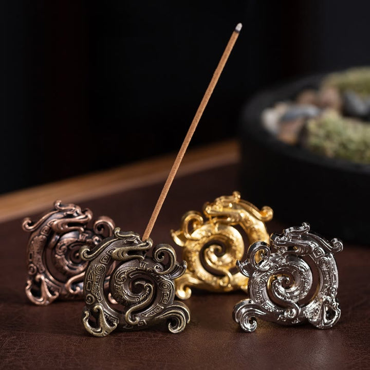 Buddha Stones Miniaturowy Pomyślny Wzór Smoka Medytacja Stop Cynkowy Mały Podgrzewacz Kadzidełek