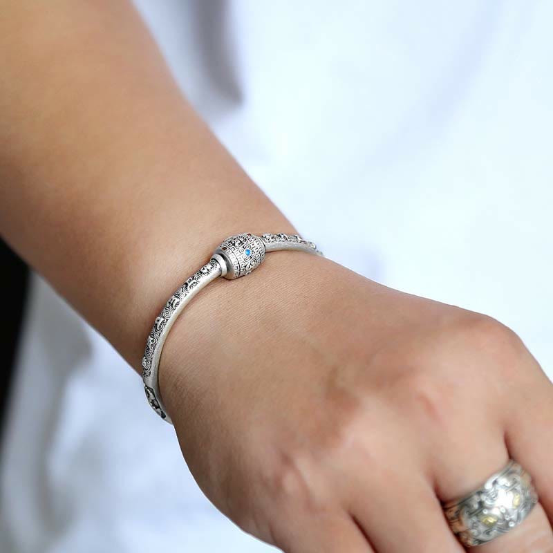 Buddha Stones 990 Srebro Sterling Tybetańskie Pomyślne Chmury Om Mani Padme Hum Grawerowana Bransoletka Kreatywności Bangle