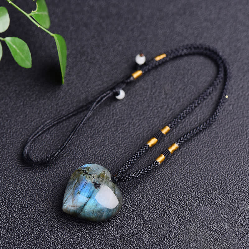 Naszyjnik z wisiorkiem w kształcie serca i Buddha Stones z labradorytem