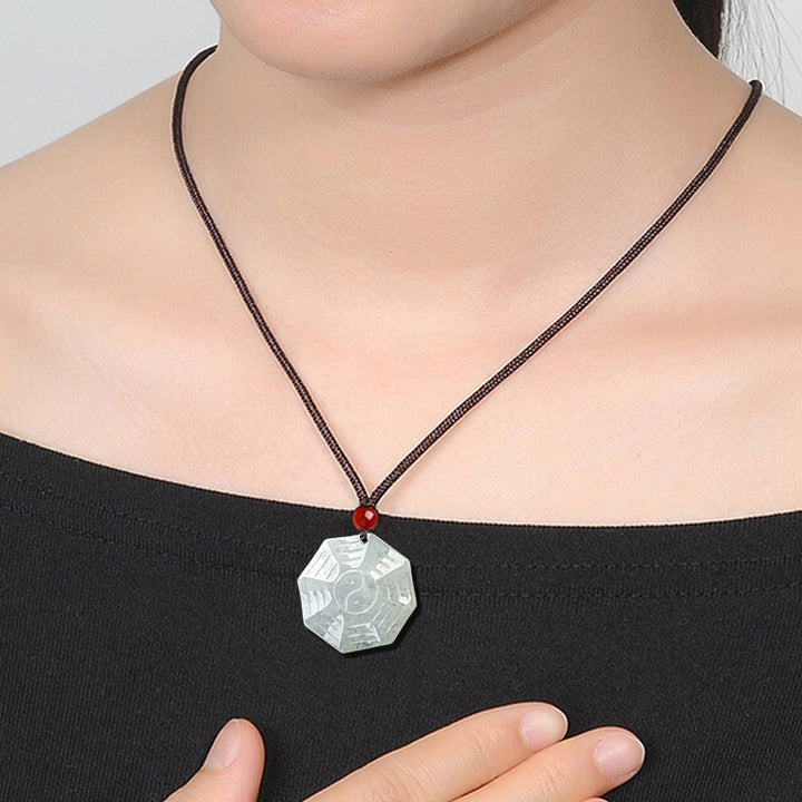 Naszyjnik z naturalnym jadeitem Bagua Yin Yang szczęścia - image 3