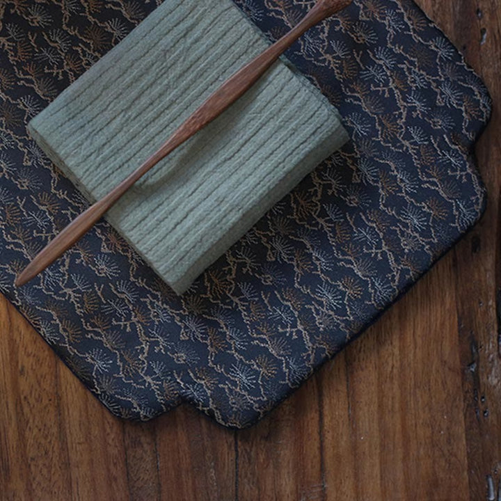 Elegancka podkładka pod kubek z brokatowym wzorem kwiatowym