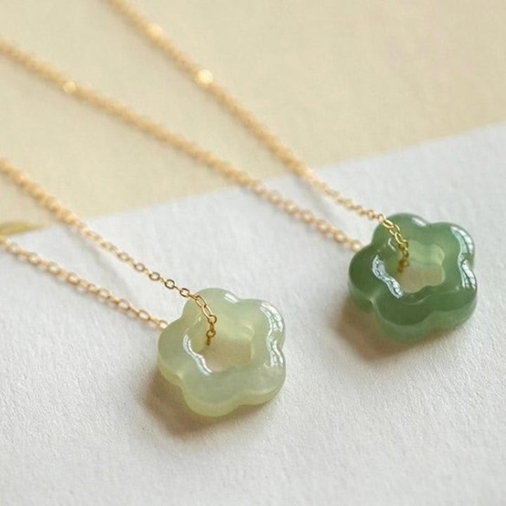Buddha Stones Delikatny Hetian Jade Cyan Jade Szczęście Kwiatowy Naszyjnik Wisiorek