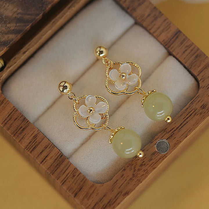 Kolczyki z Buddha Stones Tridacna Stone Flower Jade Bead Blessing Drop