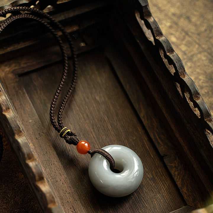 Buddha Stones Naturalny Okrągły Jadeit Szary Jadeit Klamra Pokoju Naszyjnik Szczęścia Wisiorek
