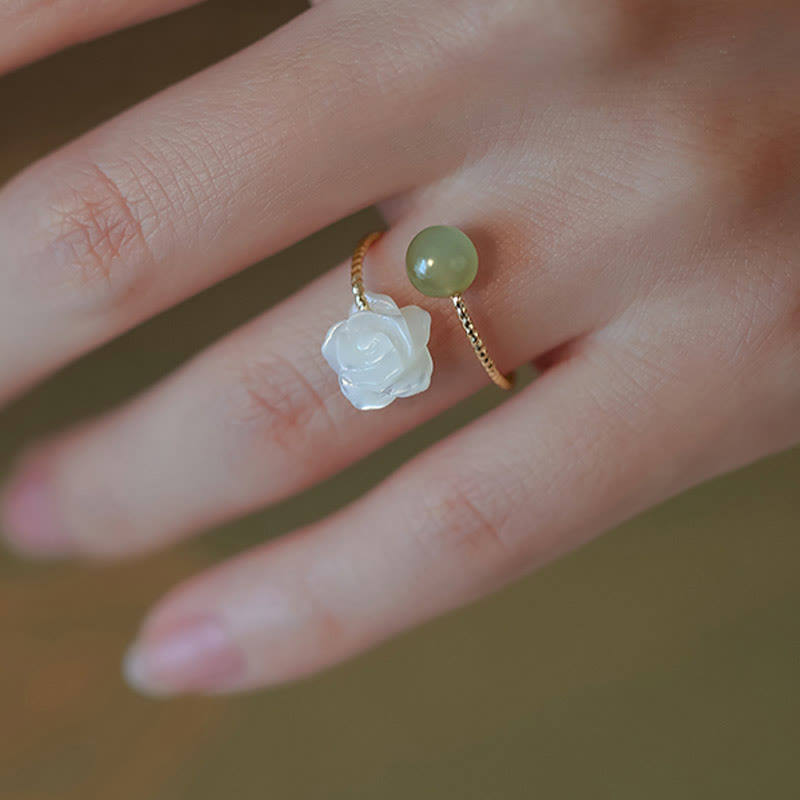 Buddha Stones 14K pozłacane Tridacna Stone Rose Flower Jade Bead Blessing Ring