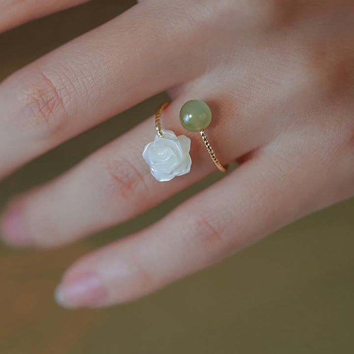 Buddha Stones 14K pozłacane Tridacna Stone Rose Flower Jade Bead Blessing Ring