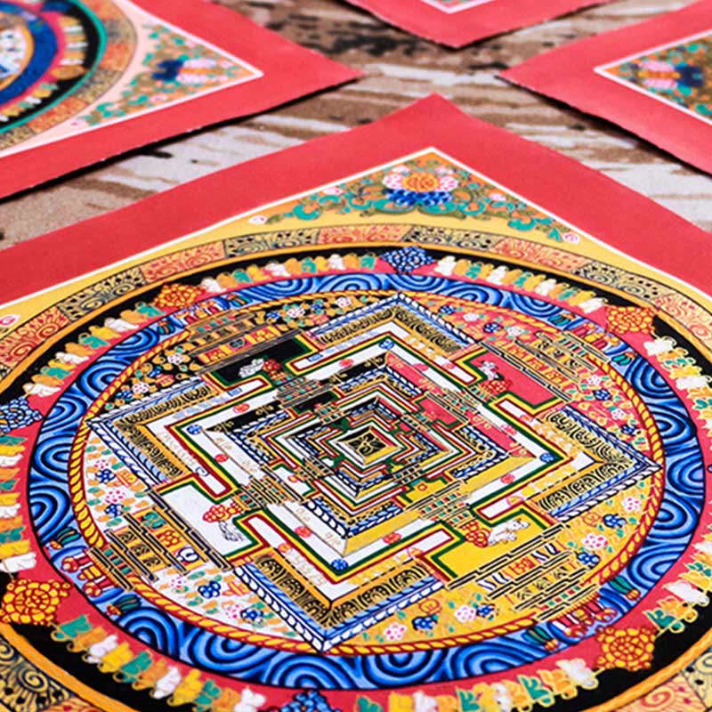 Tybetański ręcznie malowany obraz Thangka Mandala w pudełku z losowym wzorem kolorystycznym