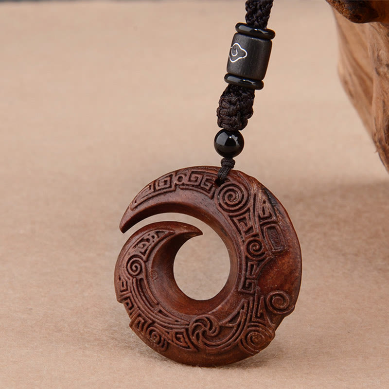 Buddha Stones Mały liść Czerwony sandałowiec Drewno hebanowe Szczęście poprawia projekt Wzór Ochrona Naszyjnik Wisiorek