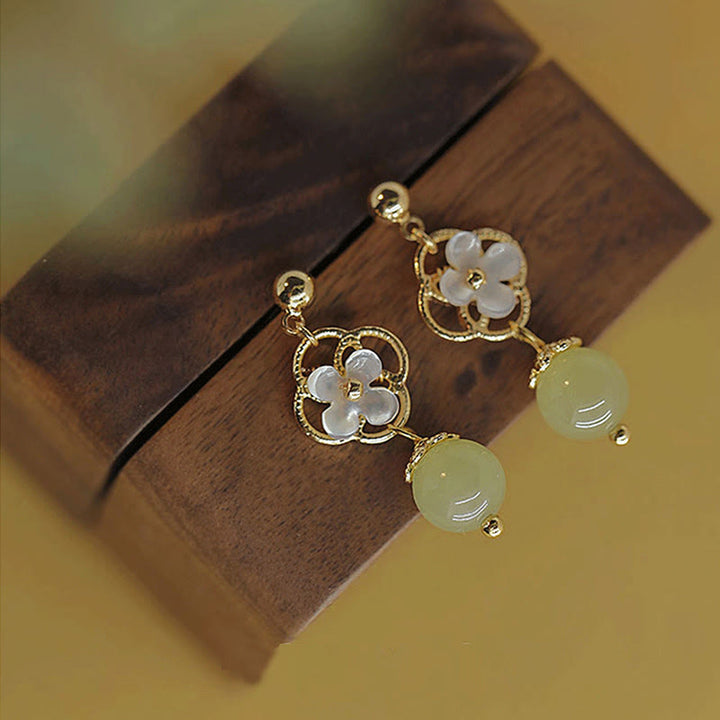Kolczyki z Buddha Stones Tridacna Stone Flower Jade Bead Blessing Drop