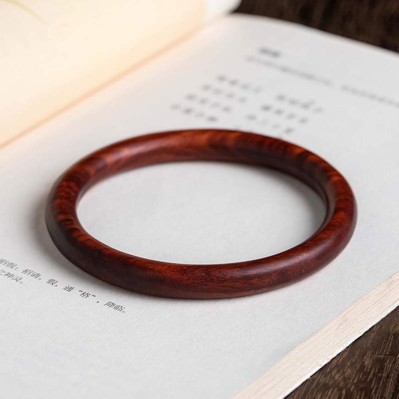 Buddha Stones Tybetańskie Małe Liście Czerwone Drzewo Sandałowe Hebanowo-Zielone Drzewo Sandałowe Bransoletka Ochronna Bangle