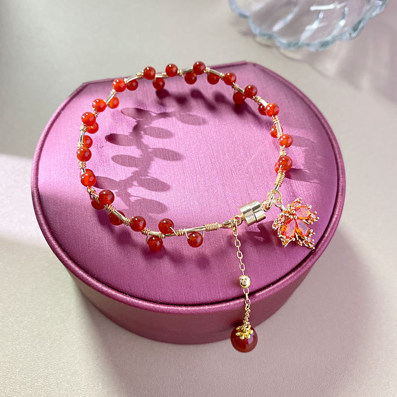 Bransoletka z zawieszką szczęścia Buddha Stones Red Maple Leaf