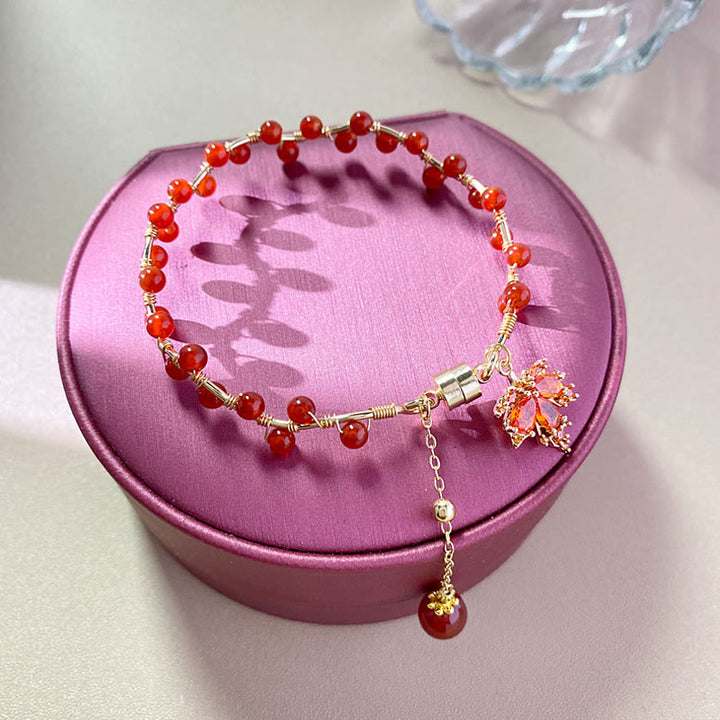 Bransoletka z zawieszką szczęścia Buddha Stones Red Maple Leaf