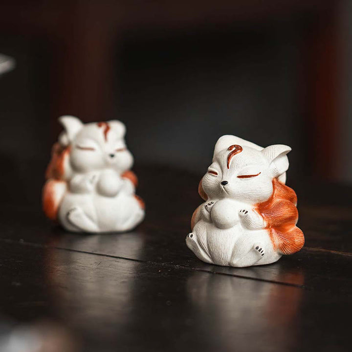 Buddha Stones Miniaturowy Dziewięcioogonowy Lis Fioletowa Glina Dekoracja Biurka Szczęścia