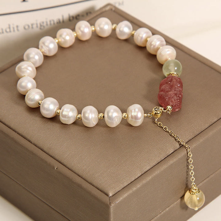 Bransoletka z naturalnych pereł Buddha Stones z kwarcu truskawkowego PiXiu Optimism Charm