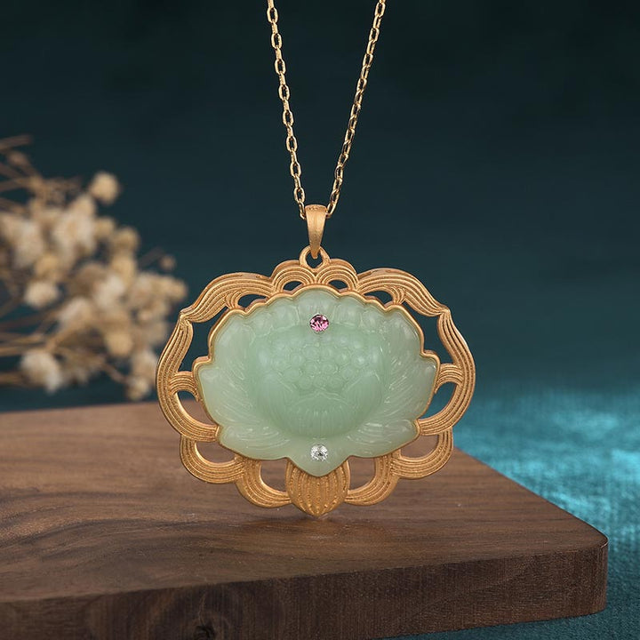 Naturalny naszyjnik z jadeitu Lotus Harmony - 40*40mm - image 1
