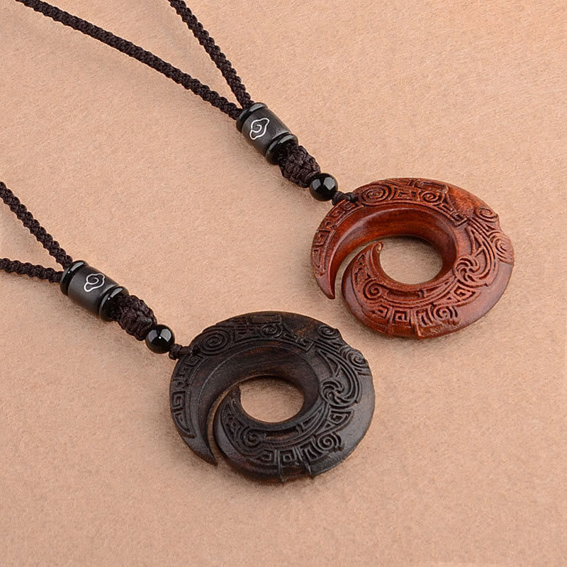 Buddha Stones Mały liść Czerwony sandałowiec Drewno hebanowe Szczęście poprawia projekt Wzór Ochrona Naszyjnik Wisiorek
